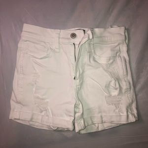white hollister shorts 00
